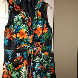 Samuel Dong double-collar floral sundress❣️